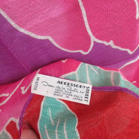 OSCAR DE LA RENTA Silk Scarf - Floral - 31" Square - 5615