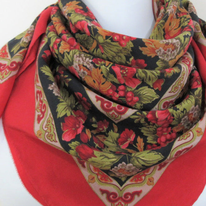 Oscar Floral Design Silk Scarf - Square - 5413