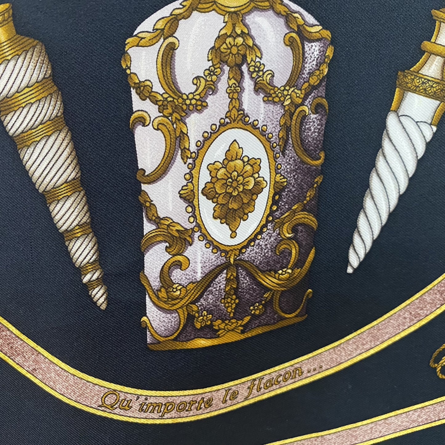 HERMES Silk Scarf - QU'IMPORTE LE FLACON - 90 cm Square - 5287