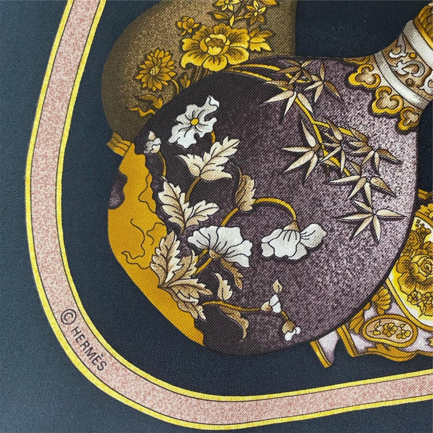 HERMES Silk Scarf - QU'IMPORTE LE FLACON - 90 cm Square - 5287