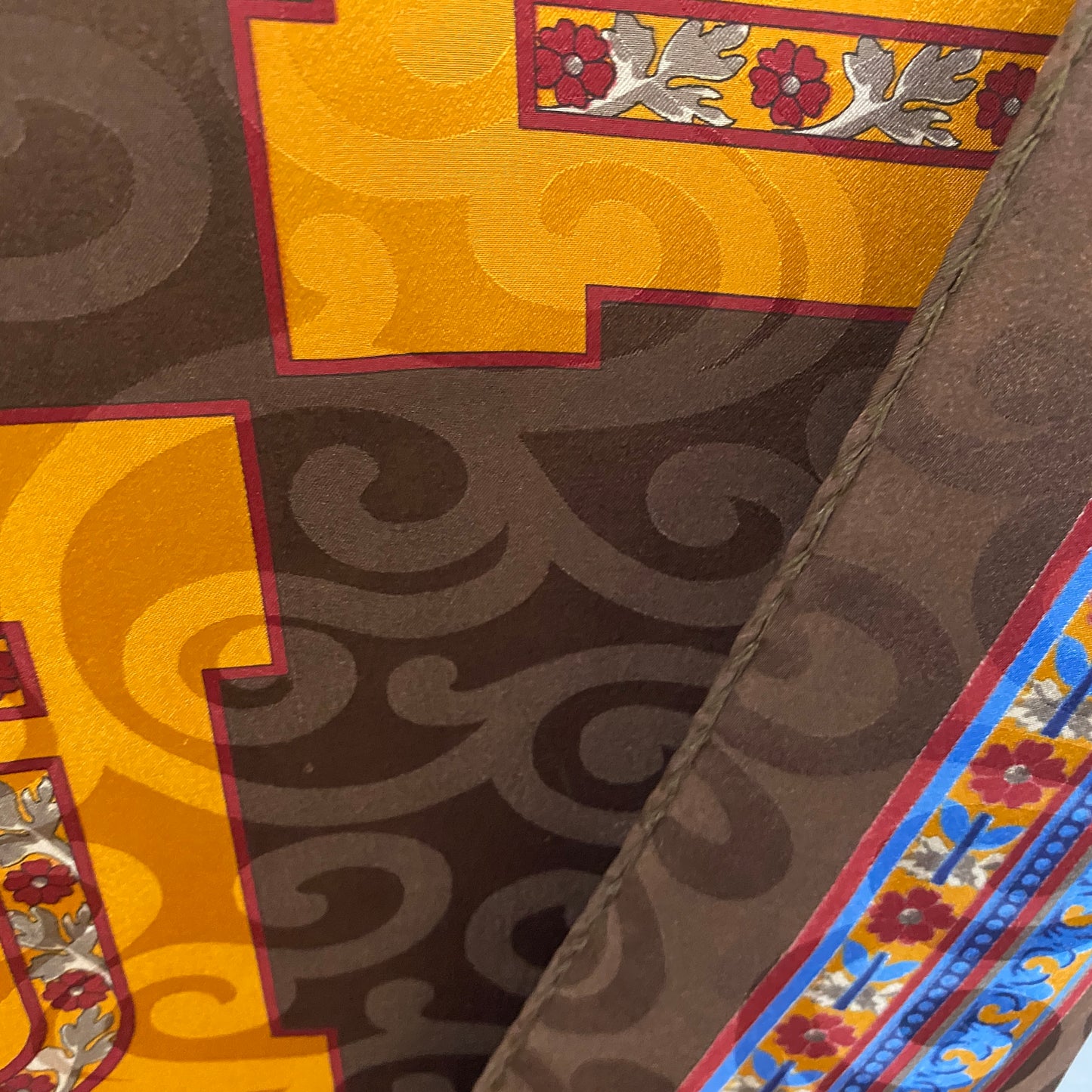 Laura Biagiotti Embossed Logo Floral Silk Scarf - Long – 5161