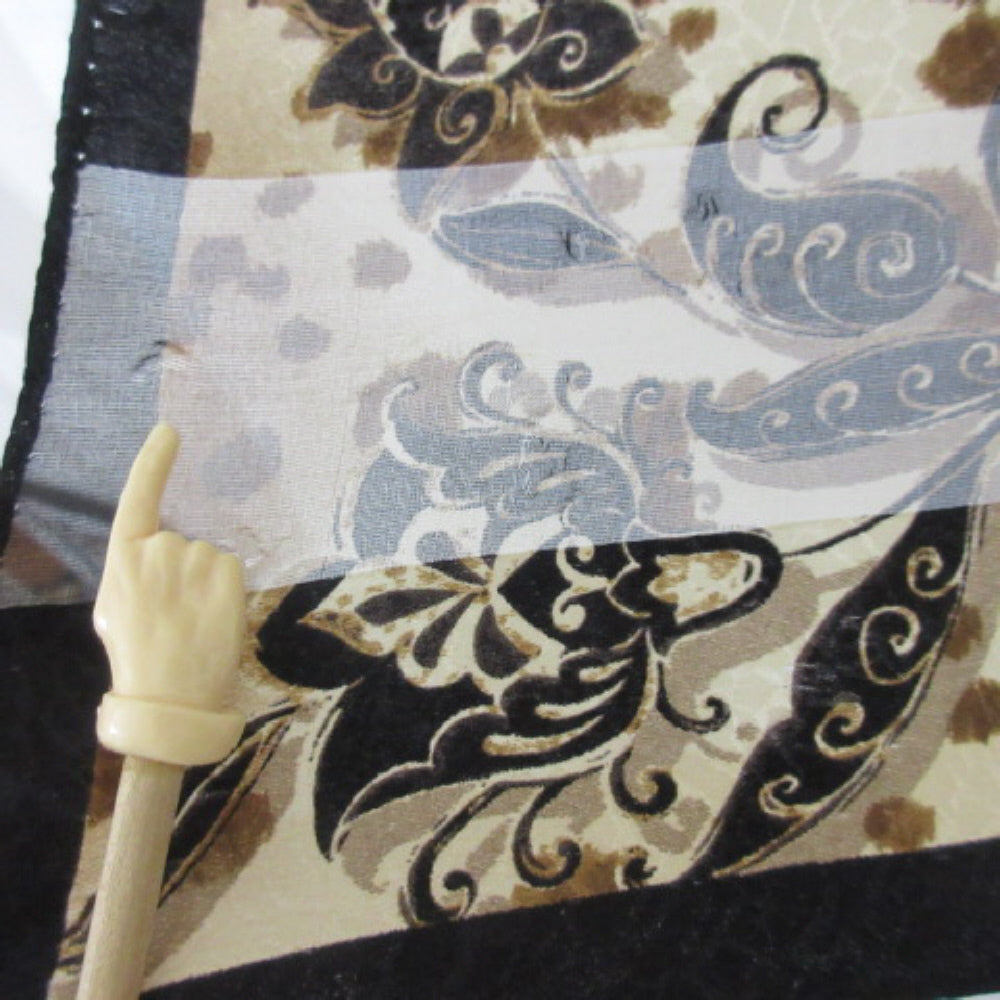 OSCAR DE LA RENTA Designer Silk Scarf - Small Square - 4439