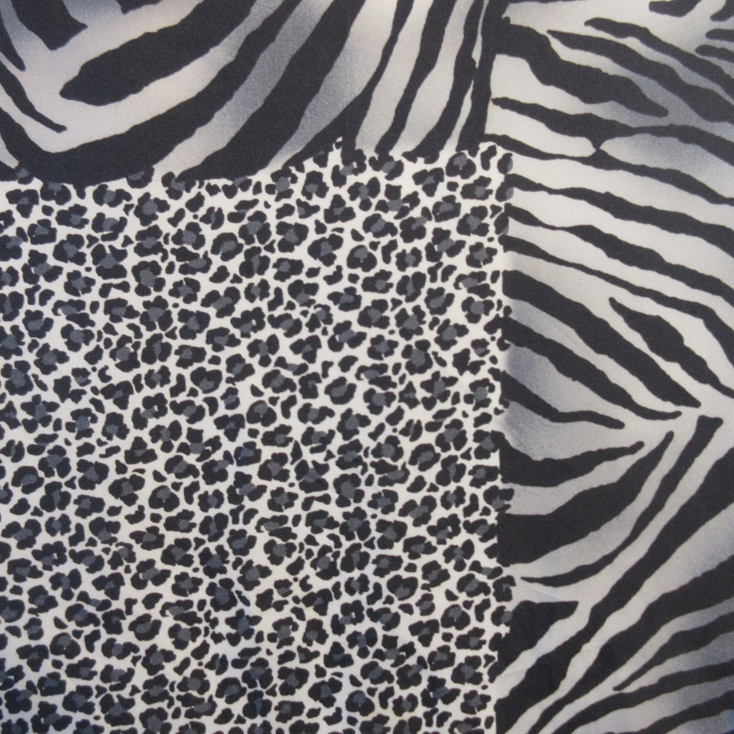 Frangi Animal Print Silk Scarf - Square - 5309