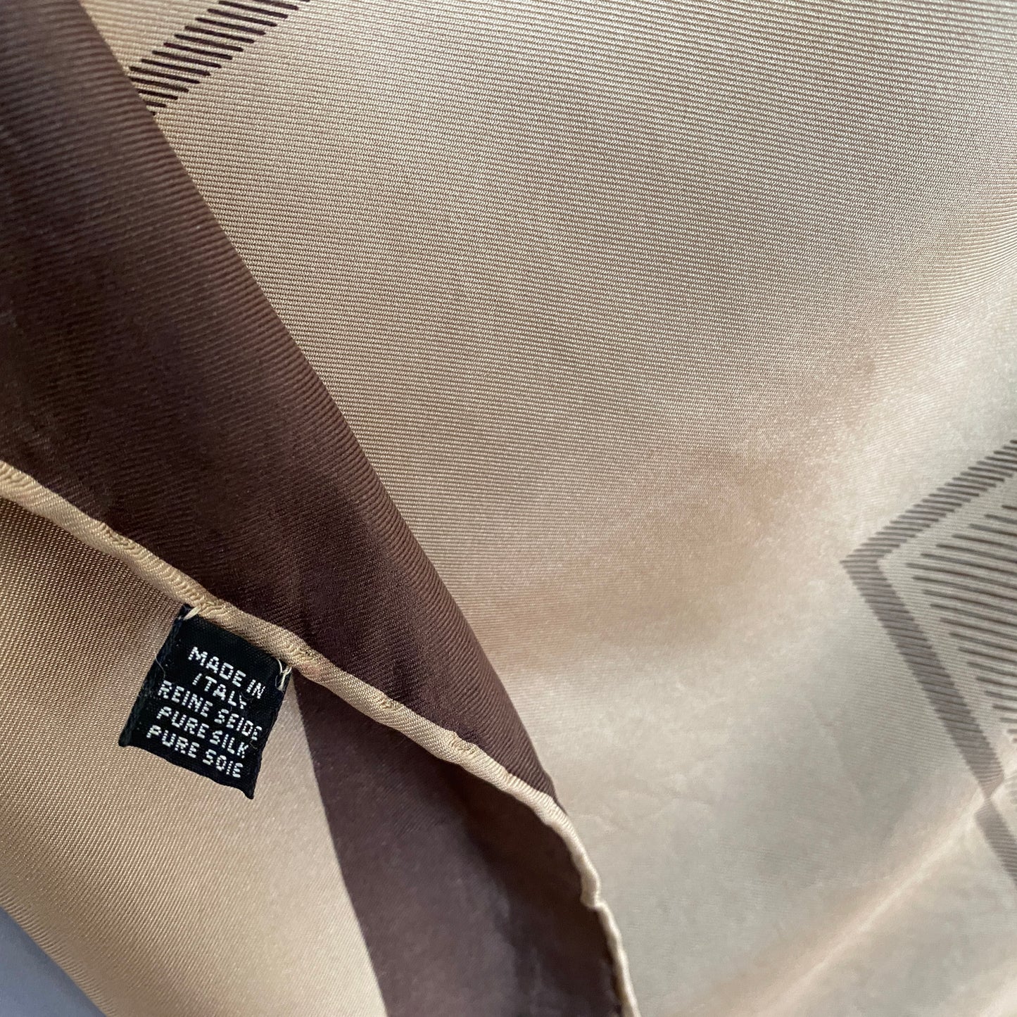 BURBERRY Silk Scarf - Classic Trench - 30" Square - 5501