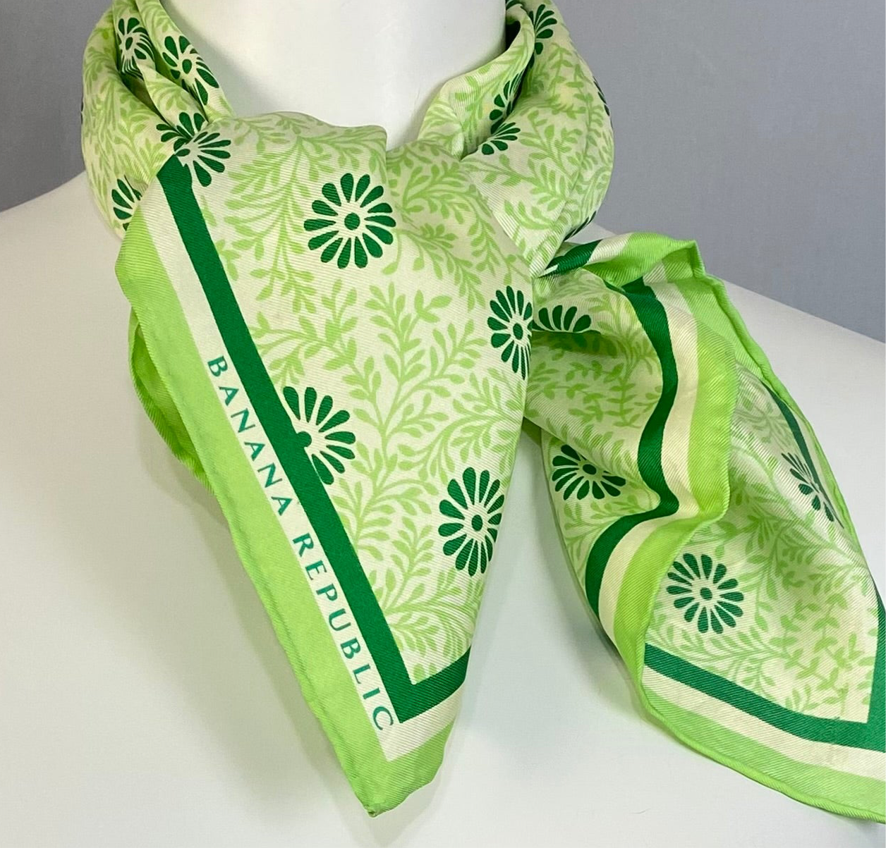 Banana Republic Designer Silk Scarf - 22" Square - 1466